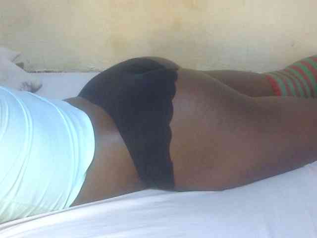 Juicyass-02 webcam