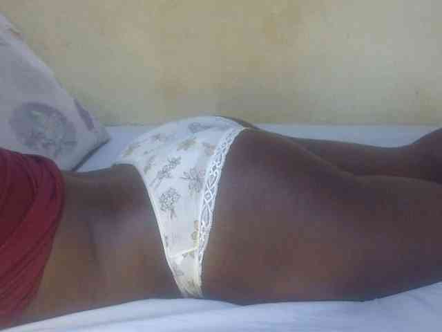 Juicyass-02 webcam