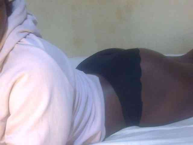 Juicyass-02 webcam