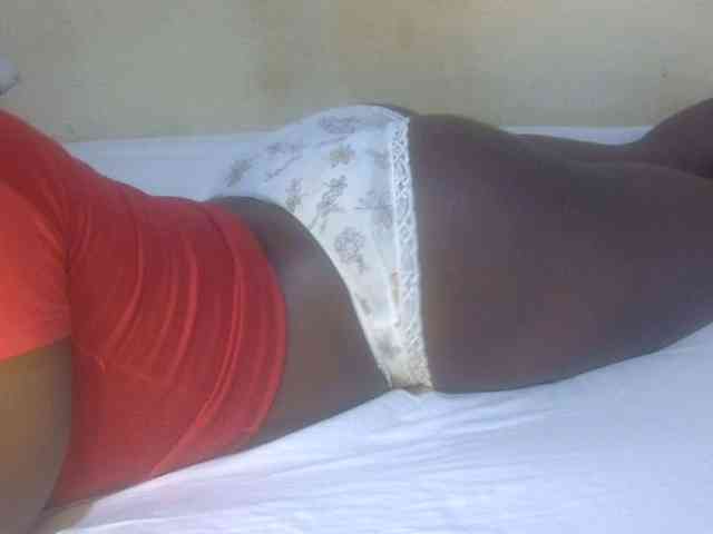 Juicyass-02 webcam