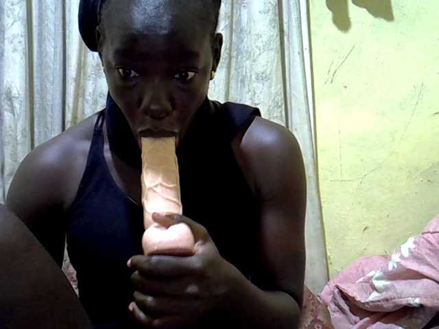 black-beauty's BongaCams show and profile