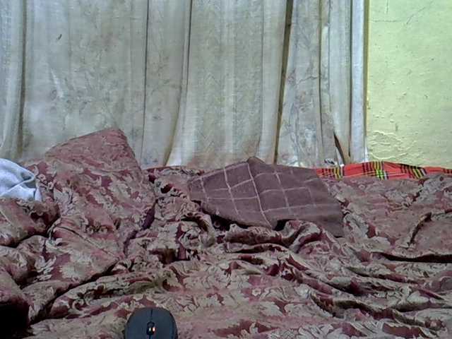 le modèle Black-beauty est en webcam porno dans un show sur le site bongacams, il possède les tags suivants: Ebony,Brunette,Trimmed