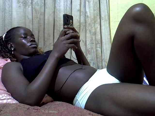 black-beauty webcam