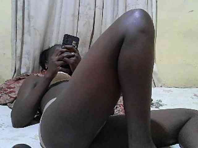 black-beauty webcam