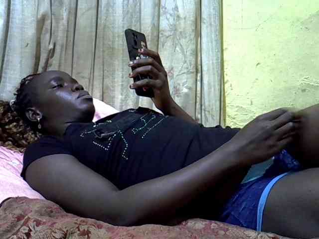 black-beauty Live Webcam on BongaCams