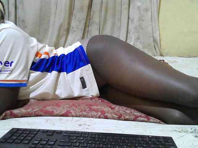 black-beauty webcam