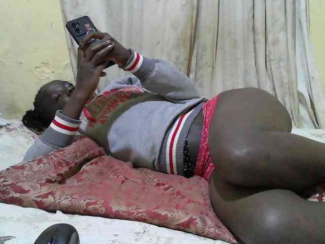 black-beauty webcam
