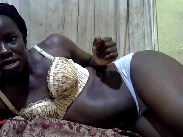 black-beauty webcam