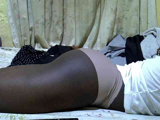 black-beauty webcam