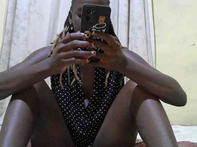 black-beauty webcam