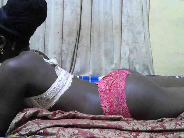 black-beauty webcam