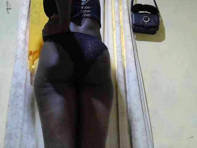 black-beauty webcam