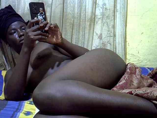 black-beauty webcam