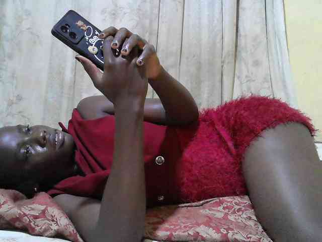 black-beauty webcam