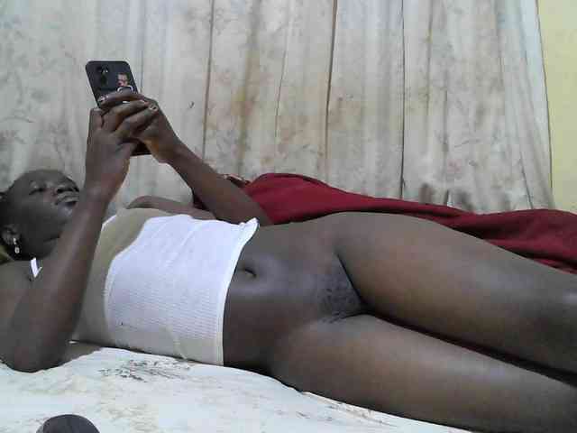 black-beauty webcam