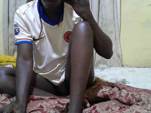 black-beauty webcam