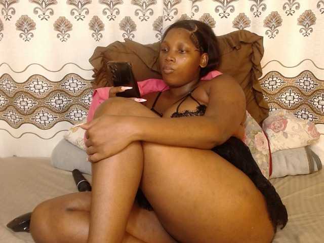 Karishma live cam profile