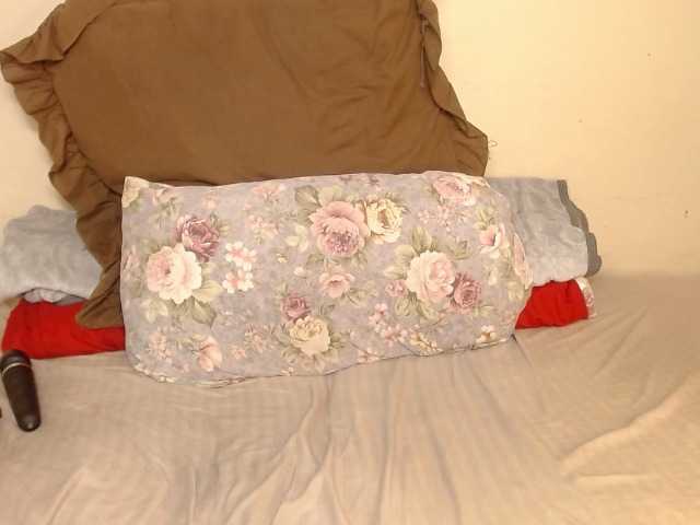 Karishma's BongaCams show and profile