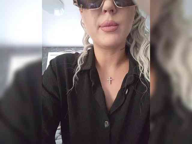 KosharaKiss webcam