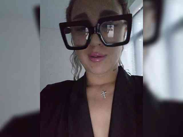 KosharaKiss webcam