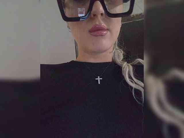 KosharaKiss webcam