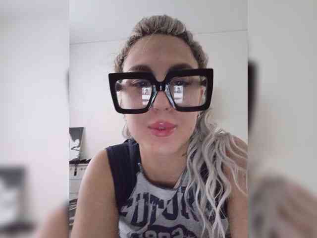 KosharaKiss webcam