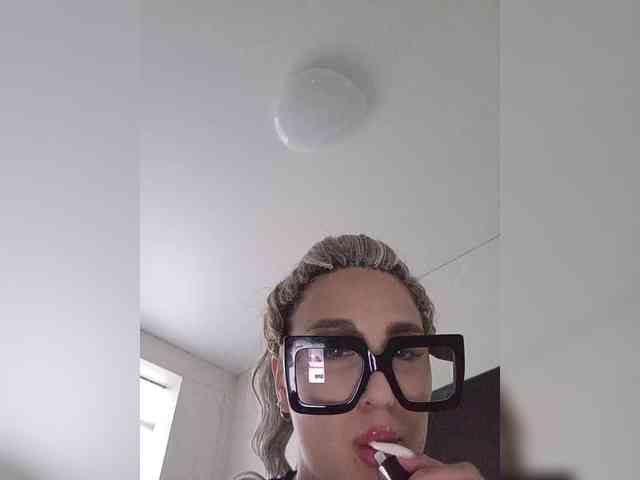 KosharaKiss webcam