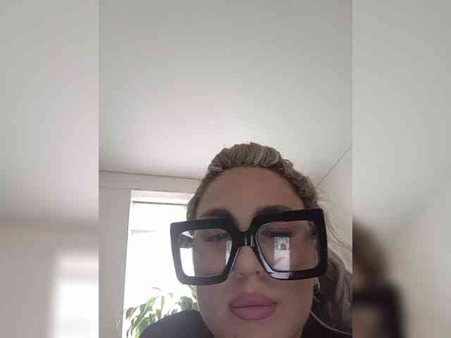 KosharaKiss webcam