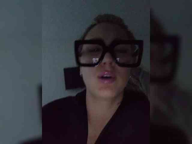 KosharaKiss webcam