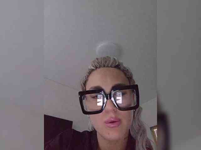 KosharaKiss webcam