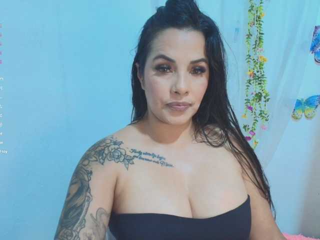 ashleyxx20's BongaCams show and profile