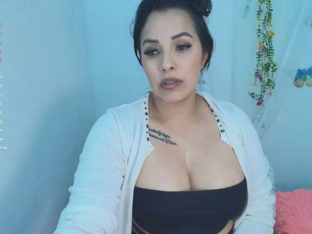 ashleyxx20's BongaCams show and profile