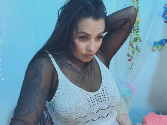 ashleyxx20's BongaCams show and profile