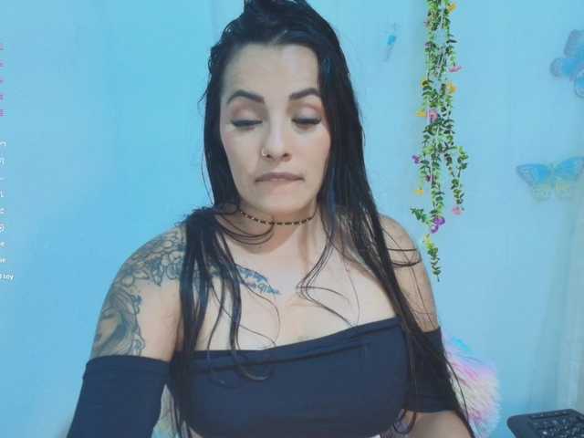 ashleyxx20's BongaCams show and profile