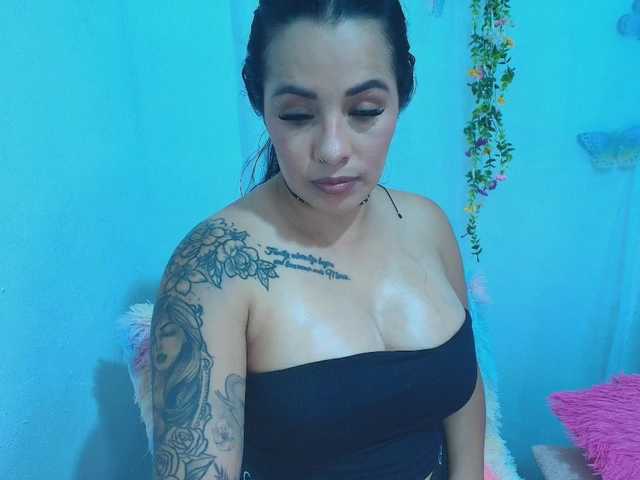 ashleyxx20's BongaCams show and profile