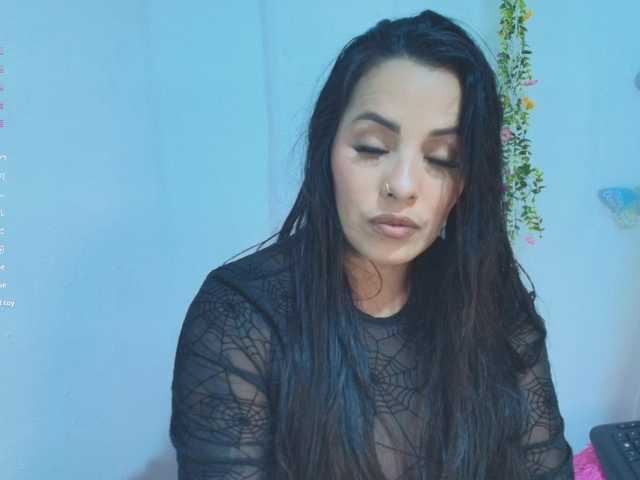 ashleyxx20's BongaCams show and profile