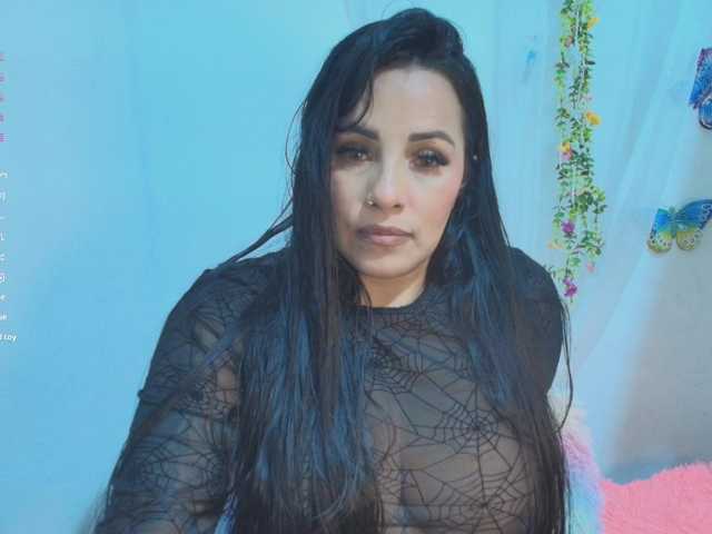 ashleyxx20's BongaCams show and profile