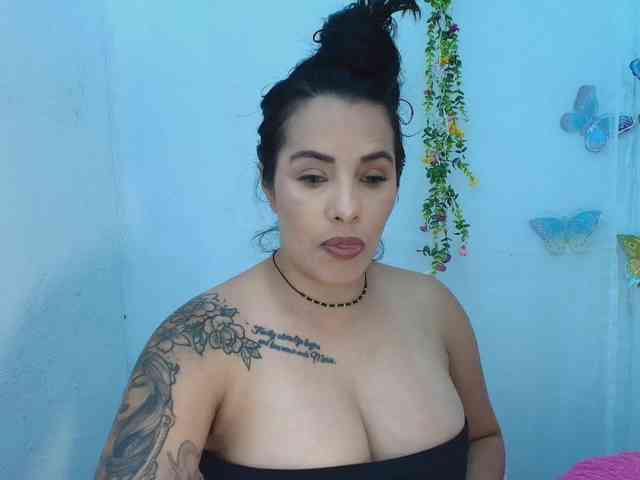 ashleyxx20 ashleyxx20