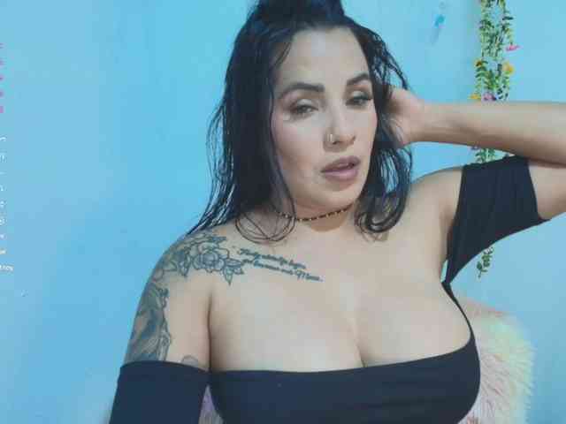 ashleyxx20 Live Webcam on BongaCams