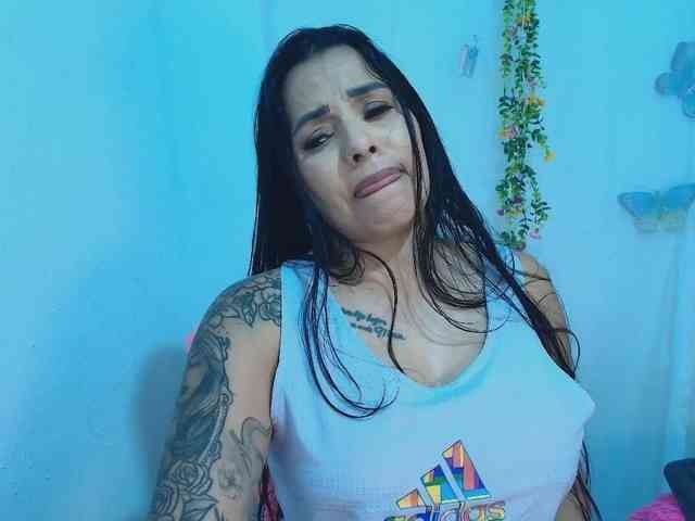 ashleyxx20 ashleyxx20