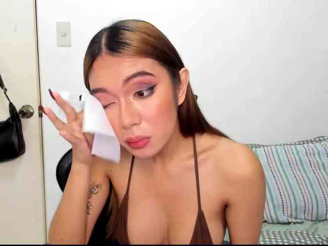 EmmaCoxx Live Webcam on BongaCams