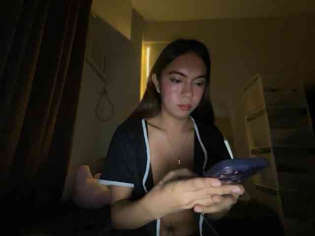 EmmaCoxx Live Webcam on BongaCams