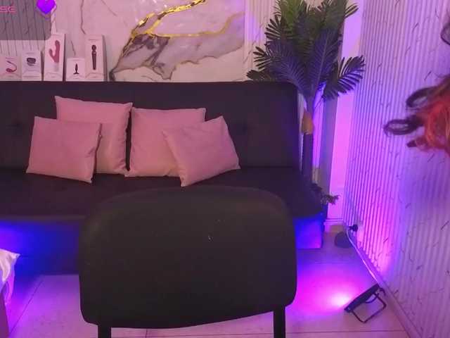 Kristen-tay's BongaCams show and profile