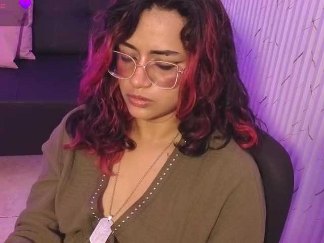 Kristen-tay's BongaCams show and profile