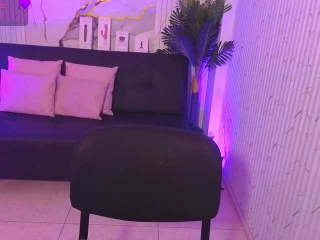 Kristen-tay's BongaCams show and profile