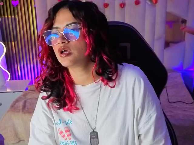 Kristen-tay's BongaCams show and profile