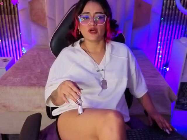 Kristen-tay's BongaCams show and profile