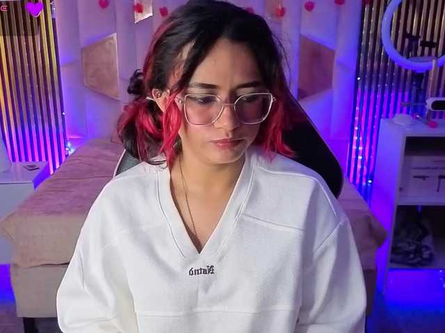 Kristen-tay's BongaCams show and profile