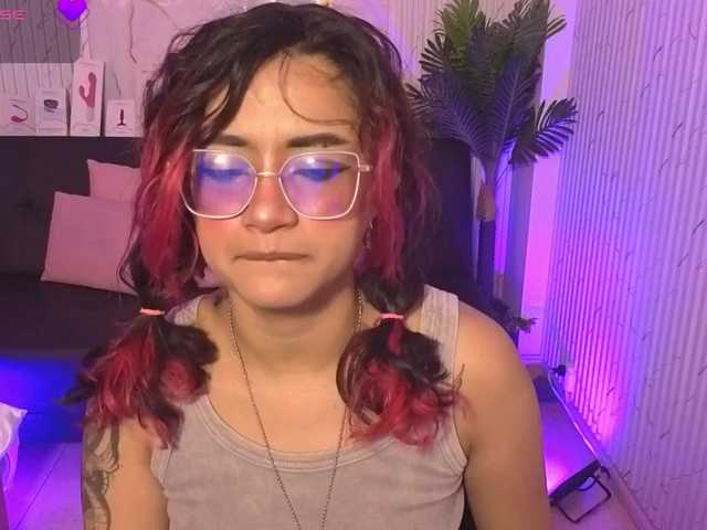 Kristen-tay's BongaCams show and profile