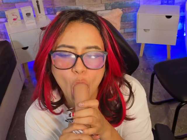 Kristen-tay's BongaCams show and profile